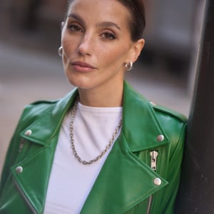 MODELO HELENA VERDE DE CUERO OVINO